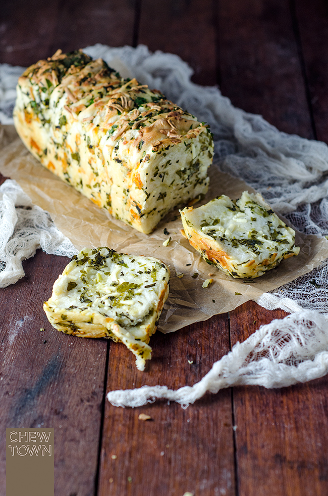 Cheese-Herb-and-Garlic-Bread